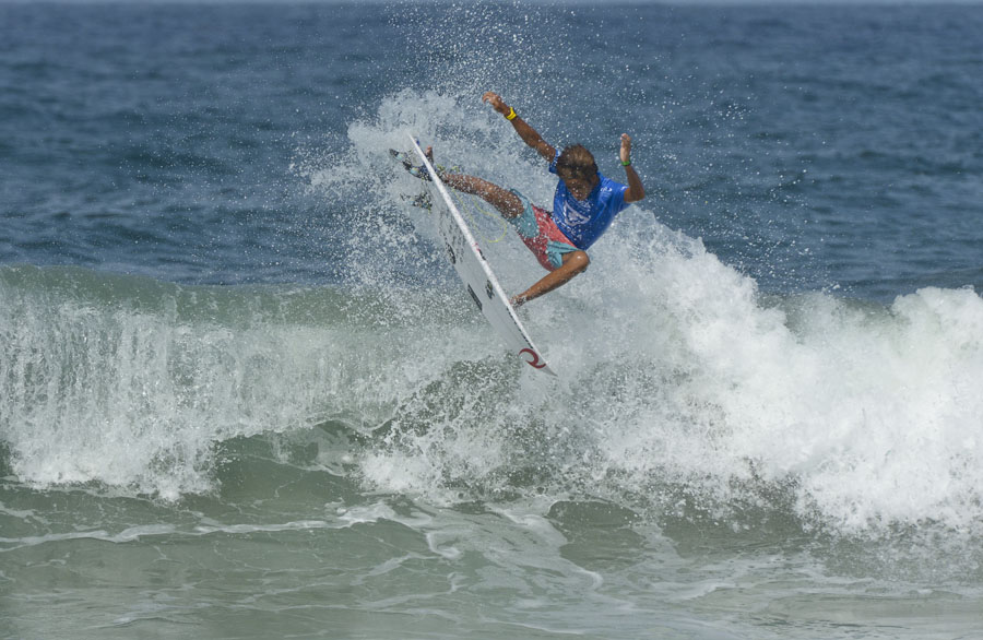 2014-isa-world-junior-surfing-championship-ecuador 02